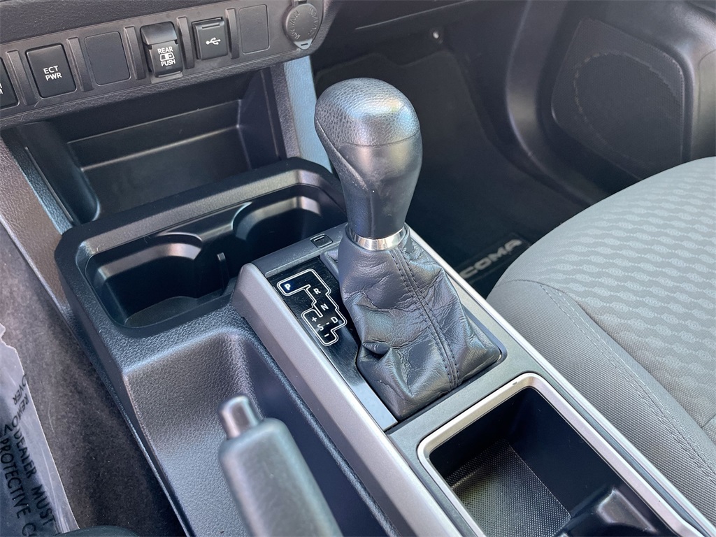 2021 Toyota Tacoma SR5 photo 15