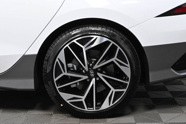 2025 Hyundai Ioniq 6 SEL photo 9