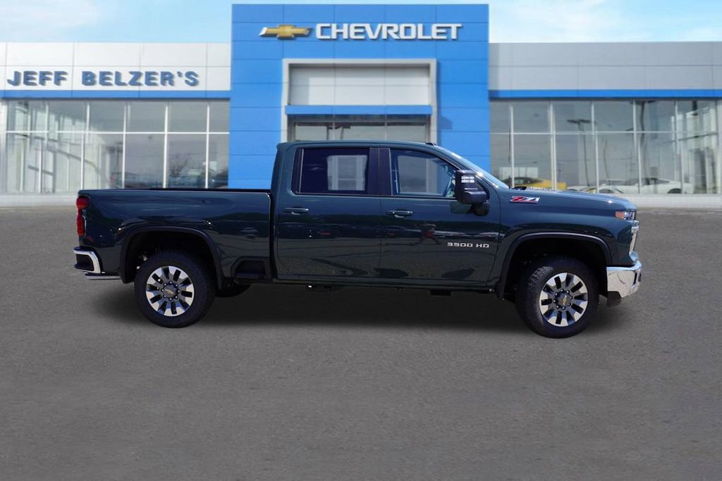 2025 Chevrolet Silverado 3500HD LT Z71 photo 2