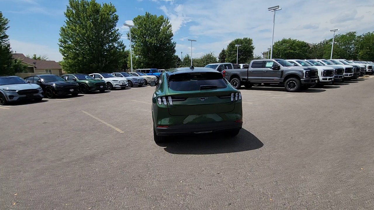 2025 Ford Mustang Mach-E Premium photo 4