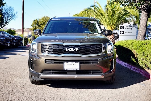 Used 2022 Green Kia S image 4