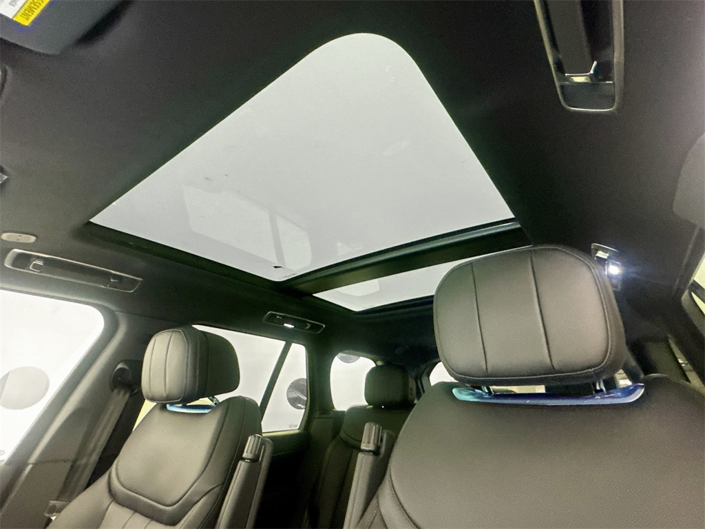 2025 Land Rover Range Rover SE photo 19