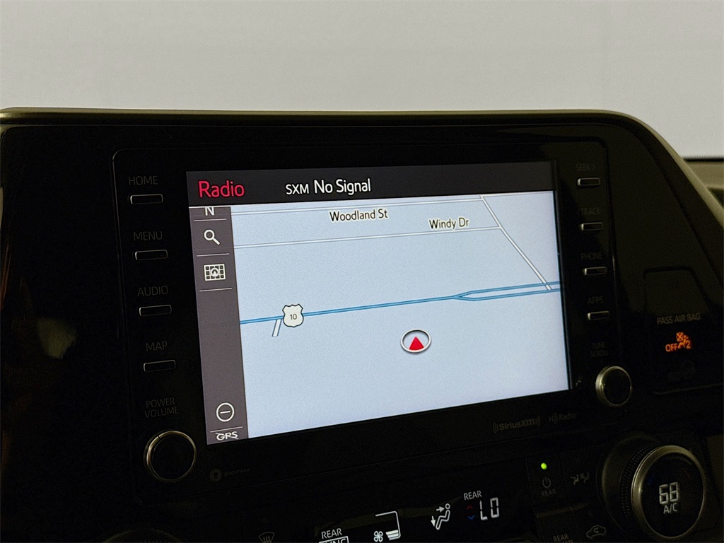 2021 Toyota Highlander XLE photo 4