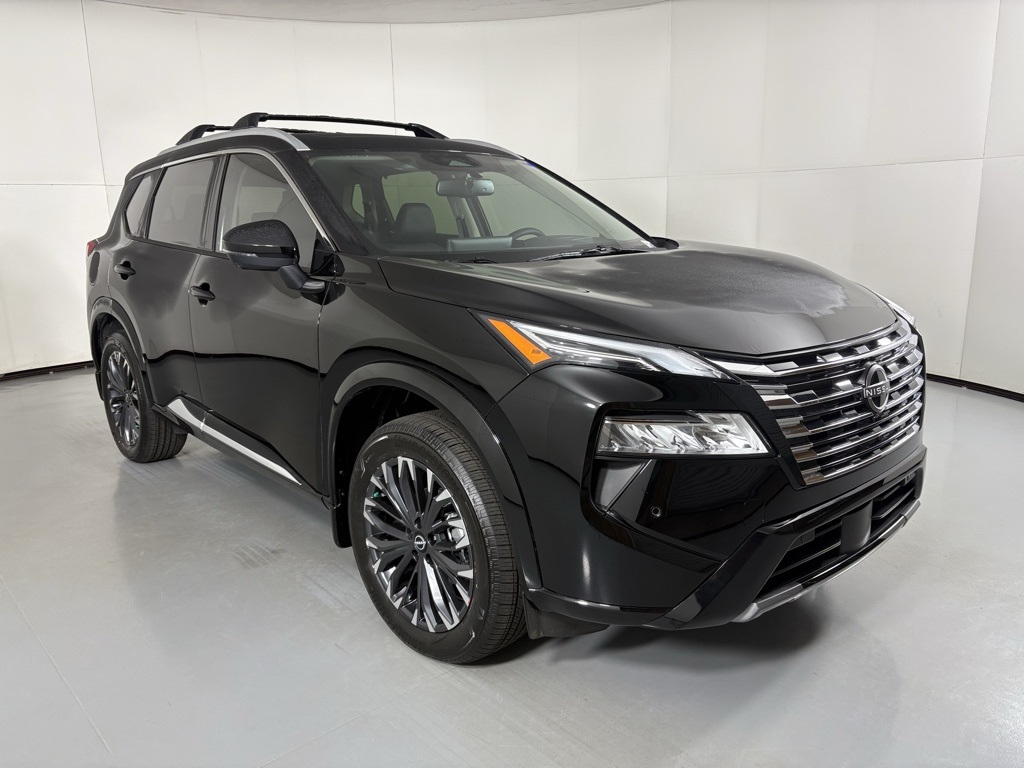 2026 Nissan Rogue Platinum photo 2