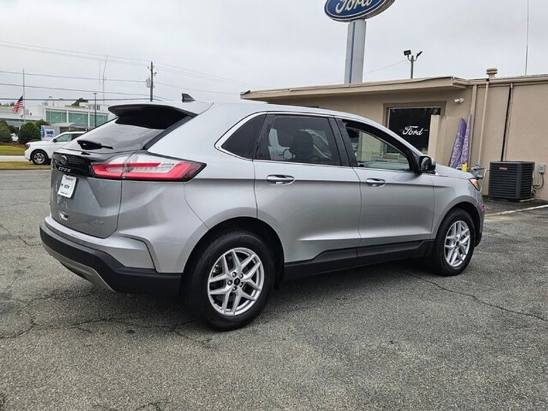 2023 Ford Edge SEL photo 11