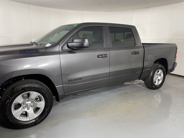 2025 Ram 1500 Tradesman photo 4