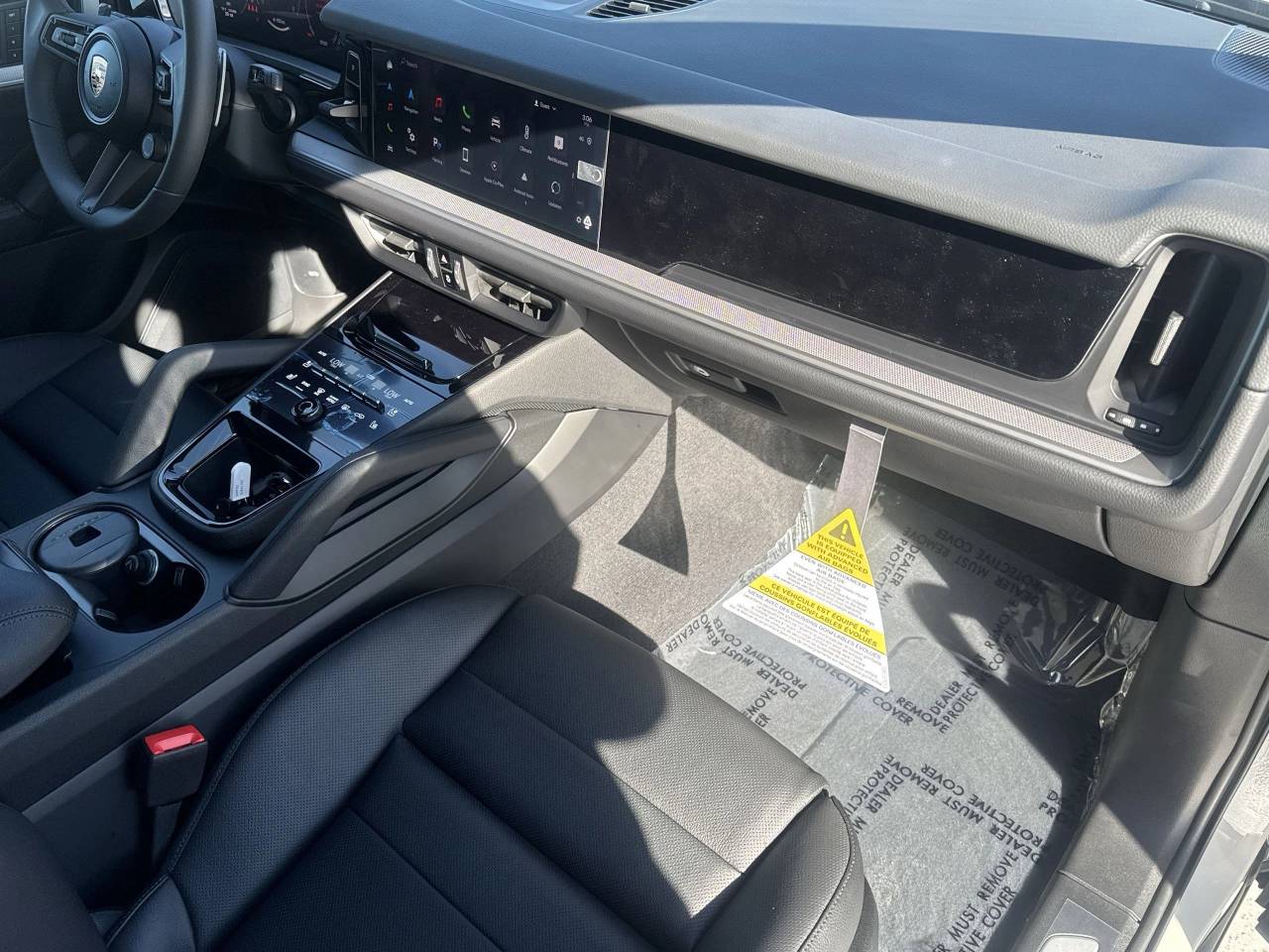 2025 Porsche Cayenne Base photo 15