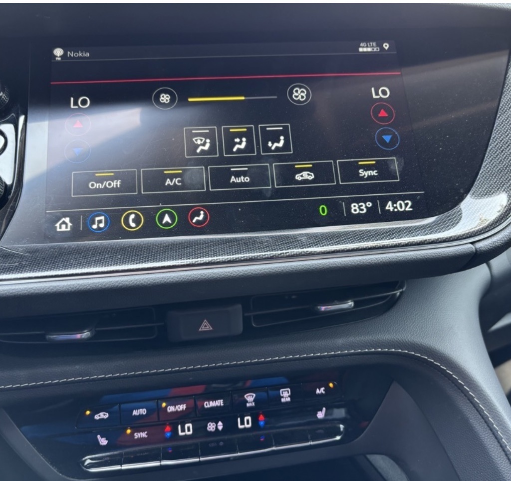 2022 Buick Envision Essence photo 7