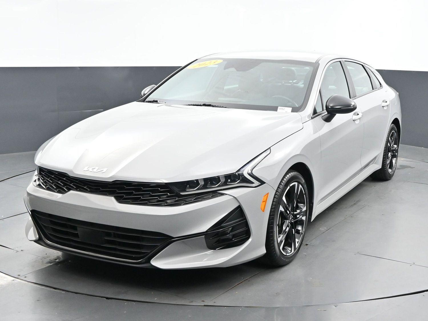2023 Kia K5 GT-Line photo 3