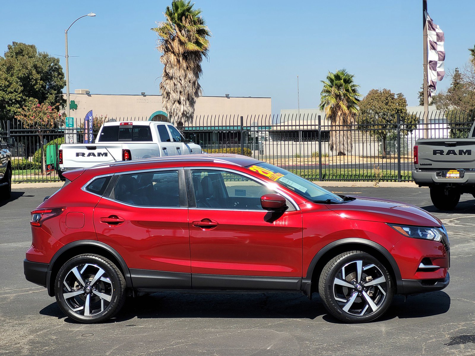 2020 Nissan Rogue Sport SL photo 3