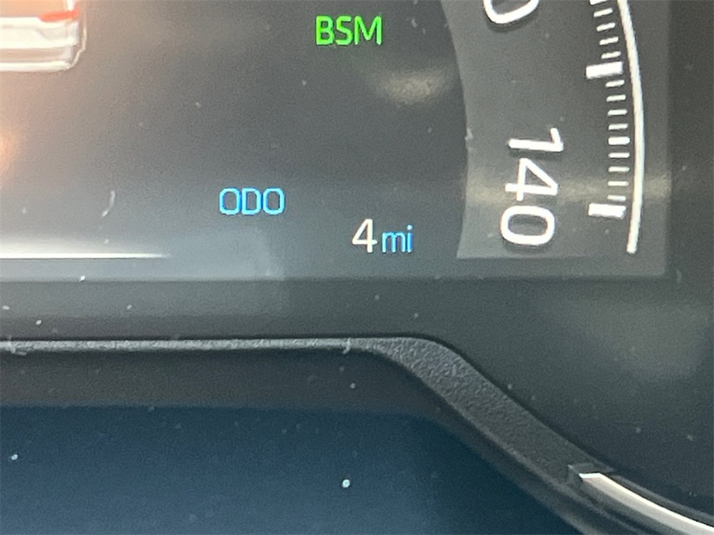 2025 Toyota RAV4 Hybrid XLE photo 28