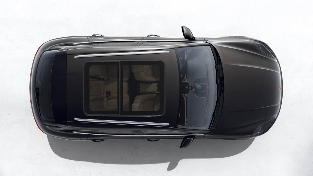2026 Porsche Macan Base photo 4