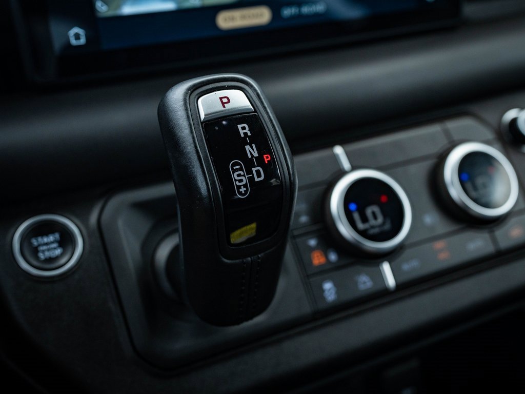 2021 Land Rover Defender 110 X-Dynamic HSE photo 30