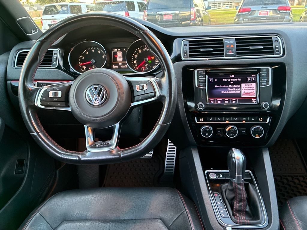 2016 Volkswagen Jetta 2.0T GLI SE photo 12