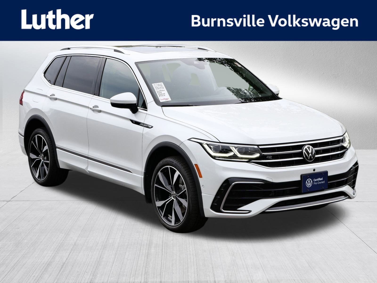 2023 Volkswagen Tiguan SEL R-LINE's photo