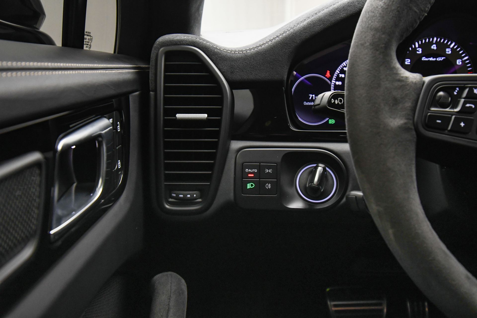 2023 Porsche Cayenne Coupe Turbo GT photo 31