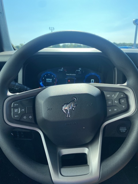 2025 Ford Bronco Base photo 21