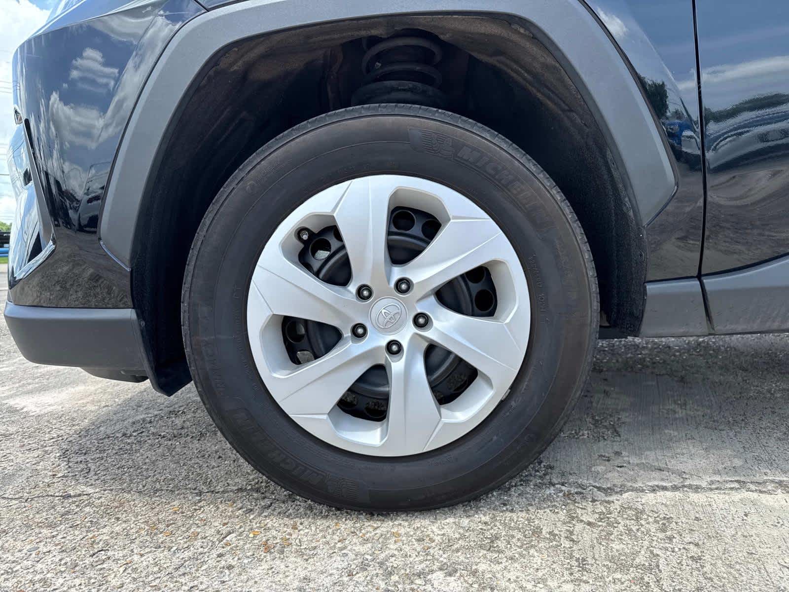 2024 Toyota RAV4 LE photo 16