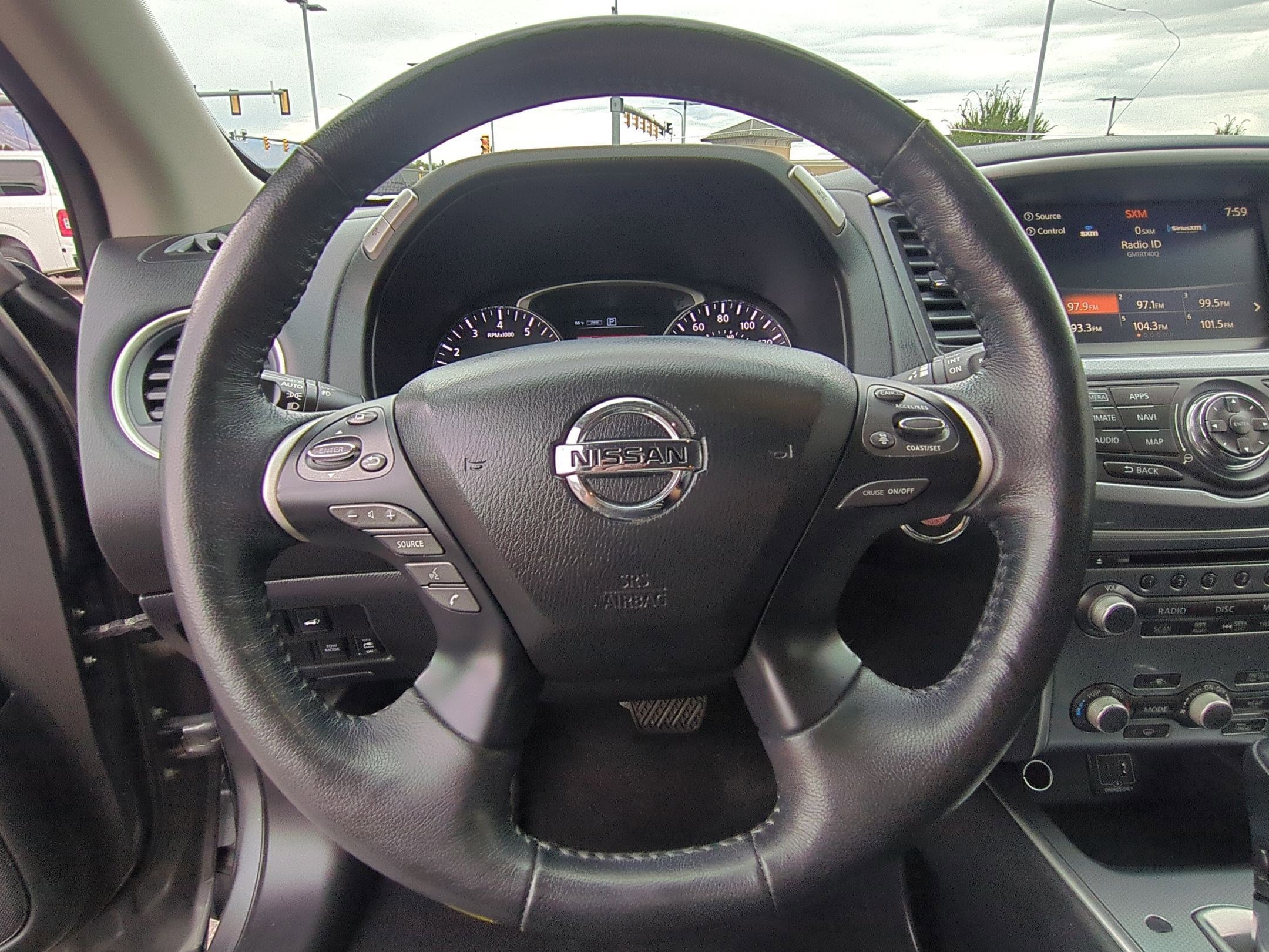 2019 Nissan Pathfinder SL photo 14