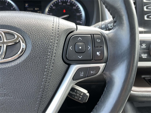 2017 Toyota Highlander SE XLE photo 26