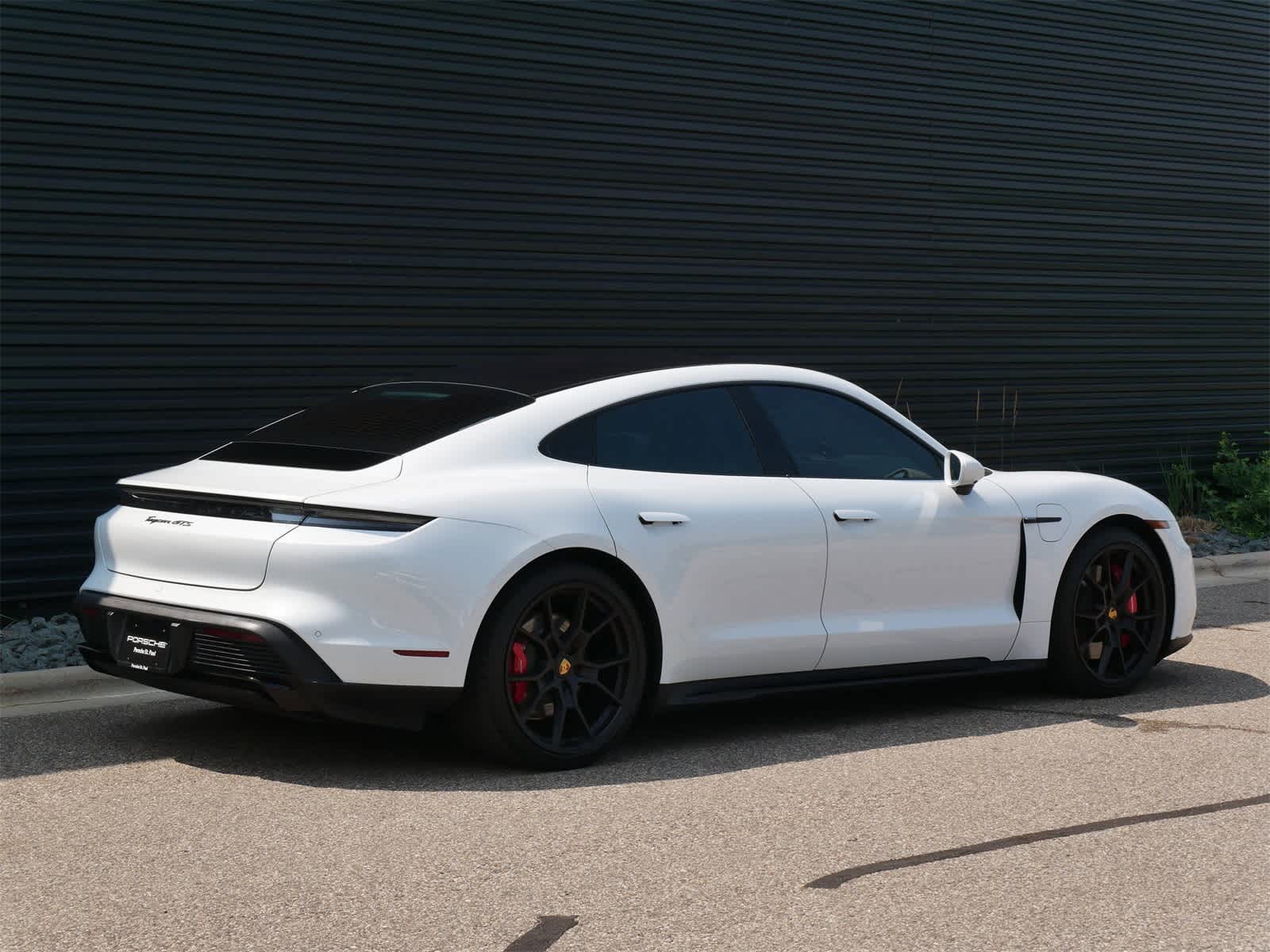 2022 Porsche Taycan GTS photo 19