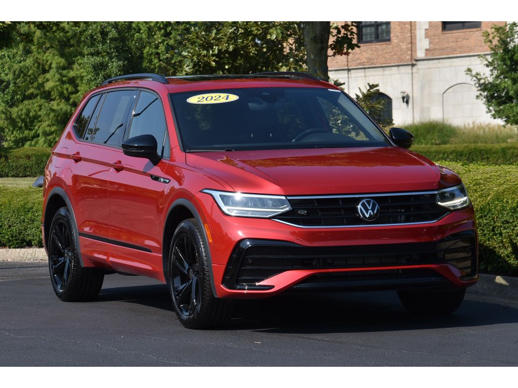 2024 Volkswagen Tiguan SE R-Line Black photo 2