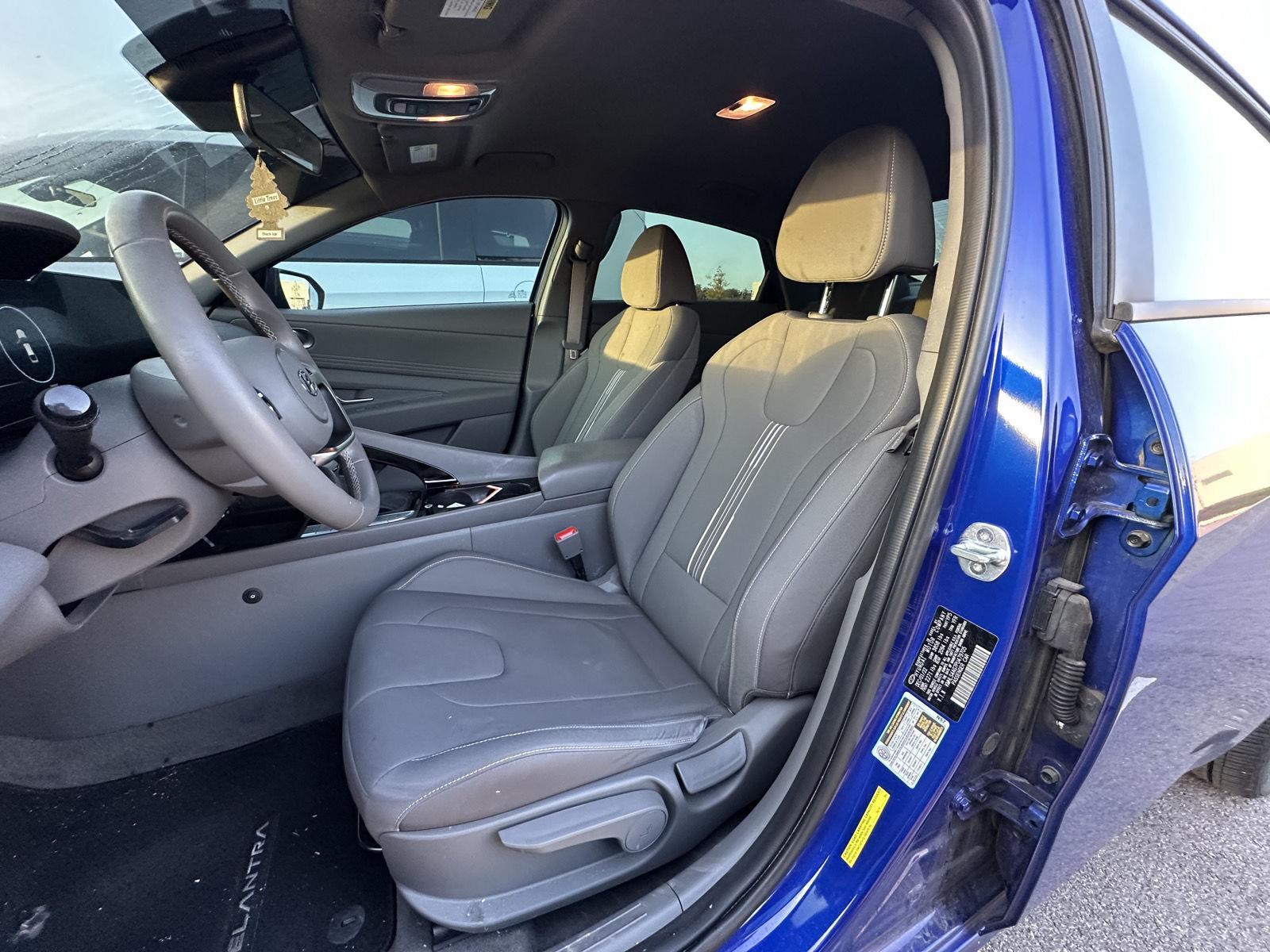 2023 Hyundai Elantra SEL photo 7