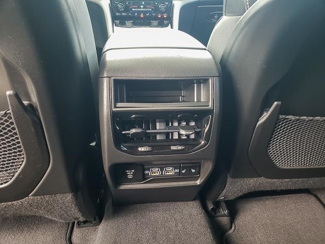 2022 Jeep Grand Cherokee Limited photo 18