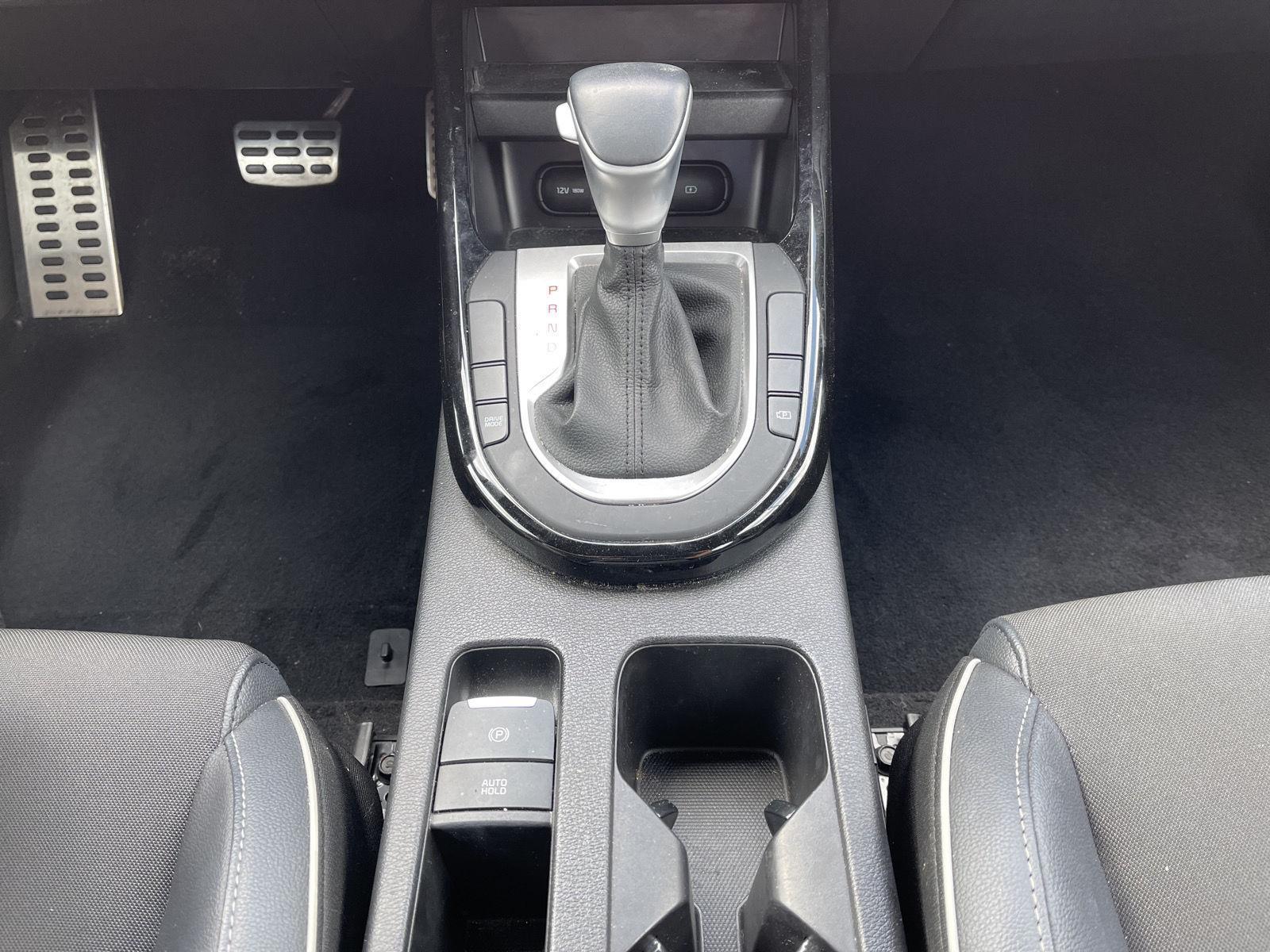 2022 Kia Forte GT-Line photo 11