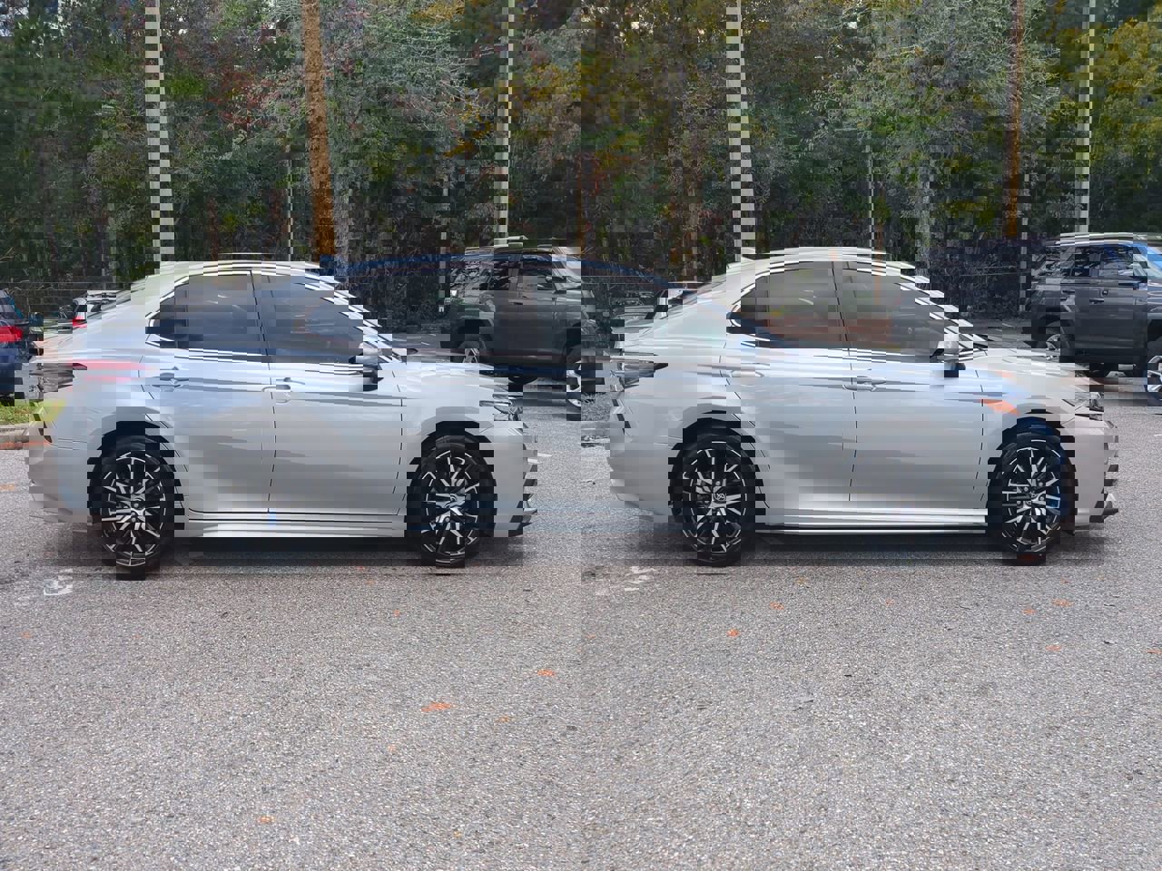2023 Toyota Camry Hybrid SE photo 3