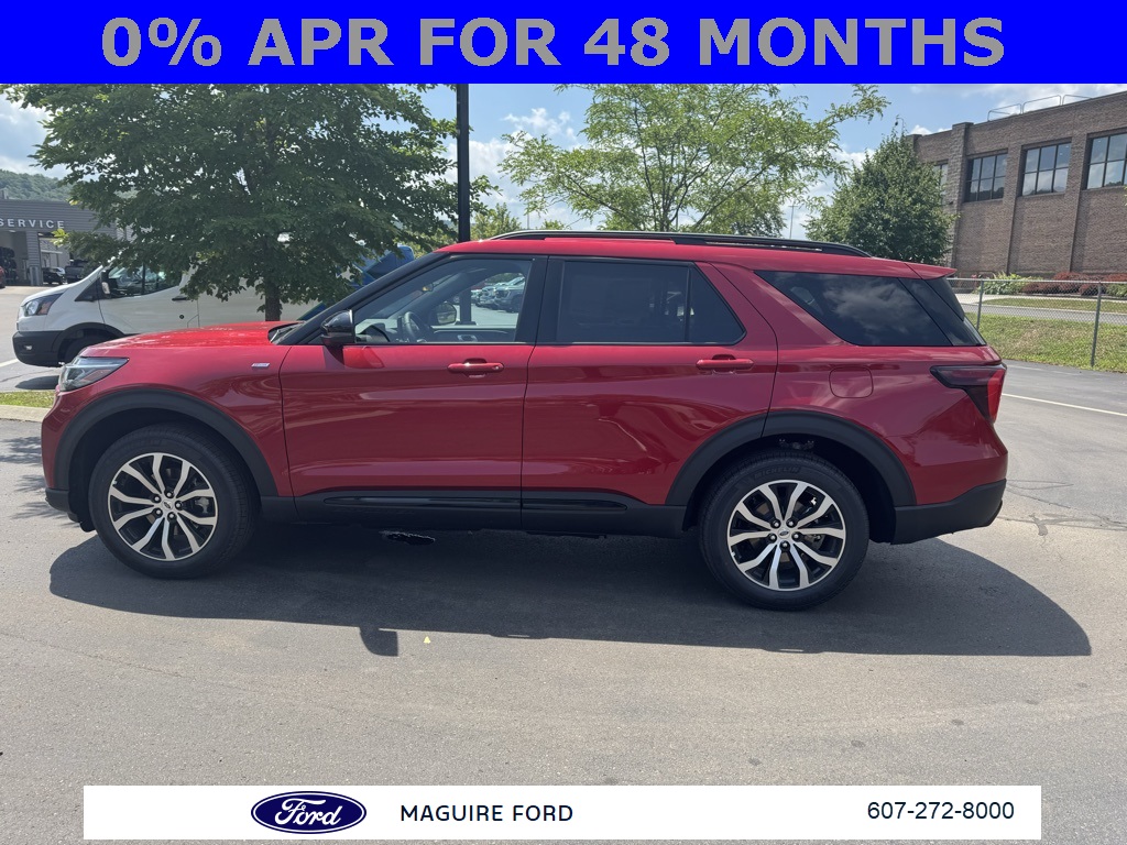 2025 Ford Explorer ST-Line photo 4