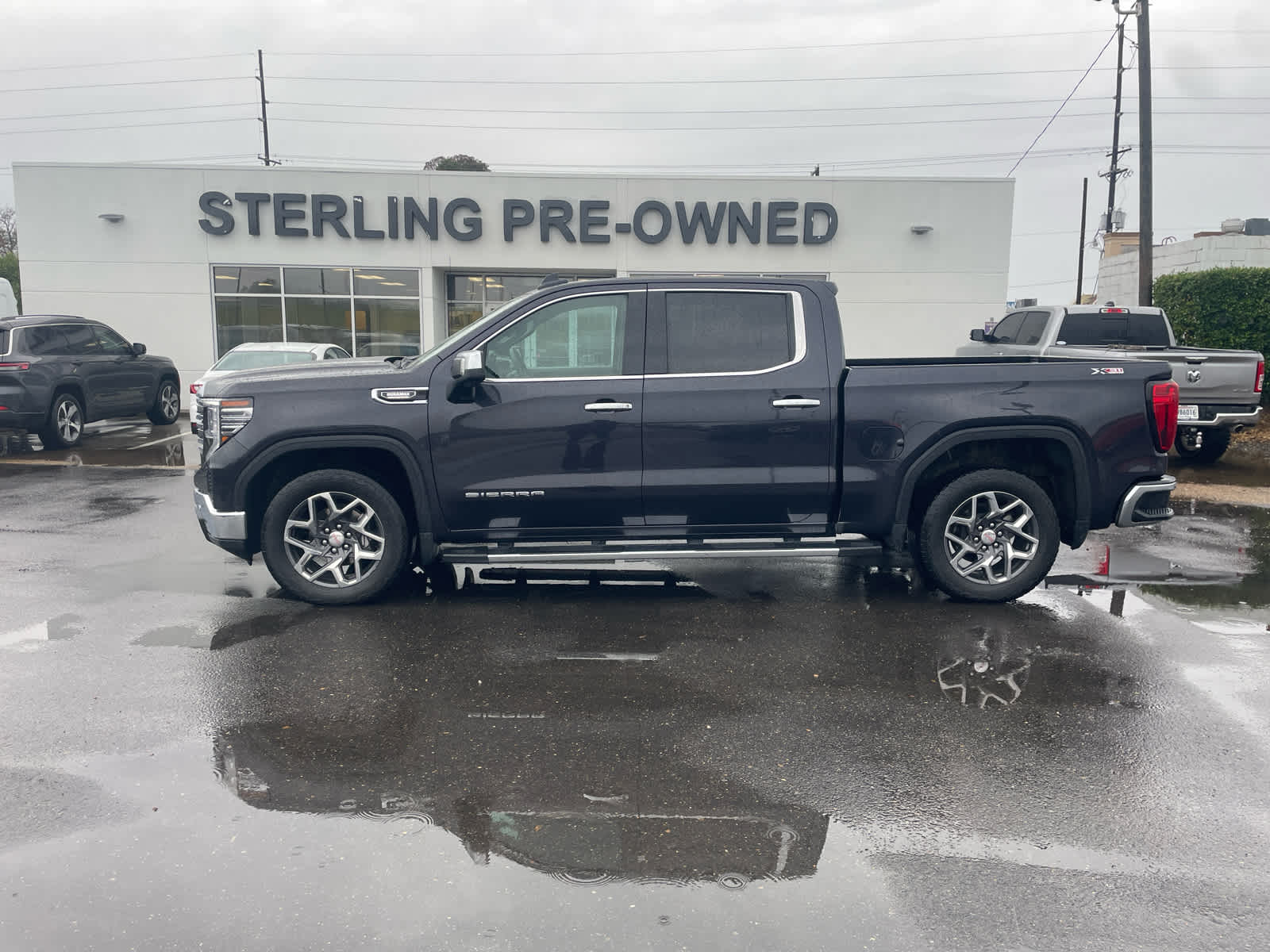 2023 GMC Sierra 1500 SLT's photo