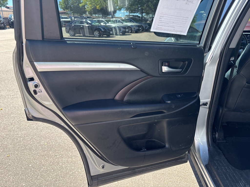 2019 Toyota Highlander XLE photo 11