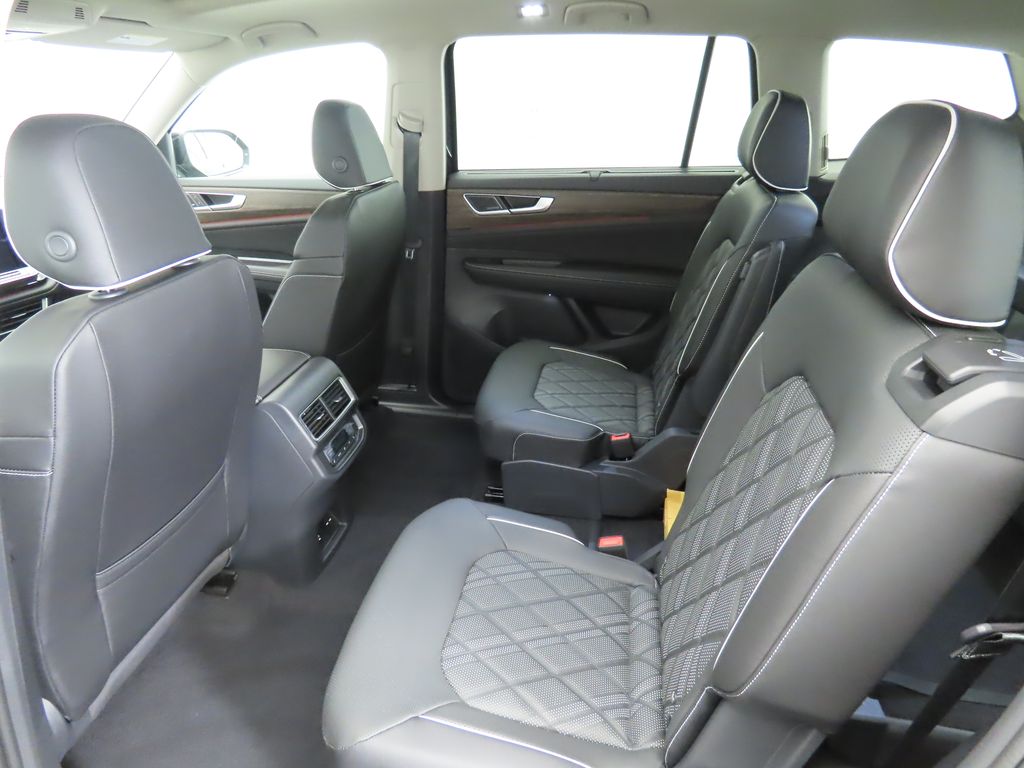 2026 Volkswagen Atlas SEL Premium R-Line photo 21