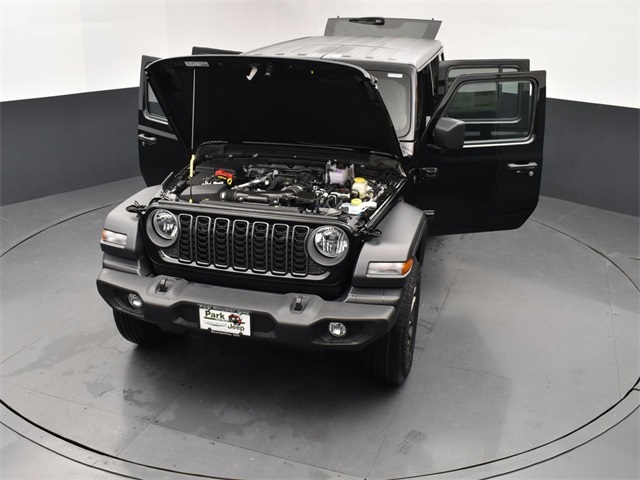 2025 Jeep Wrangler photo 25