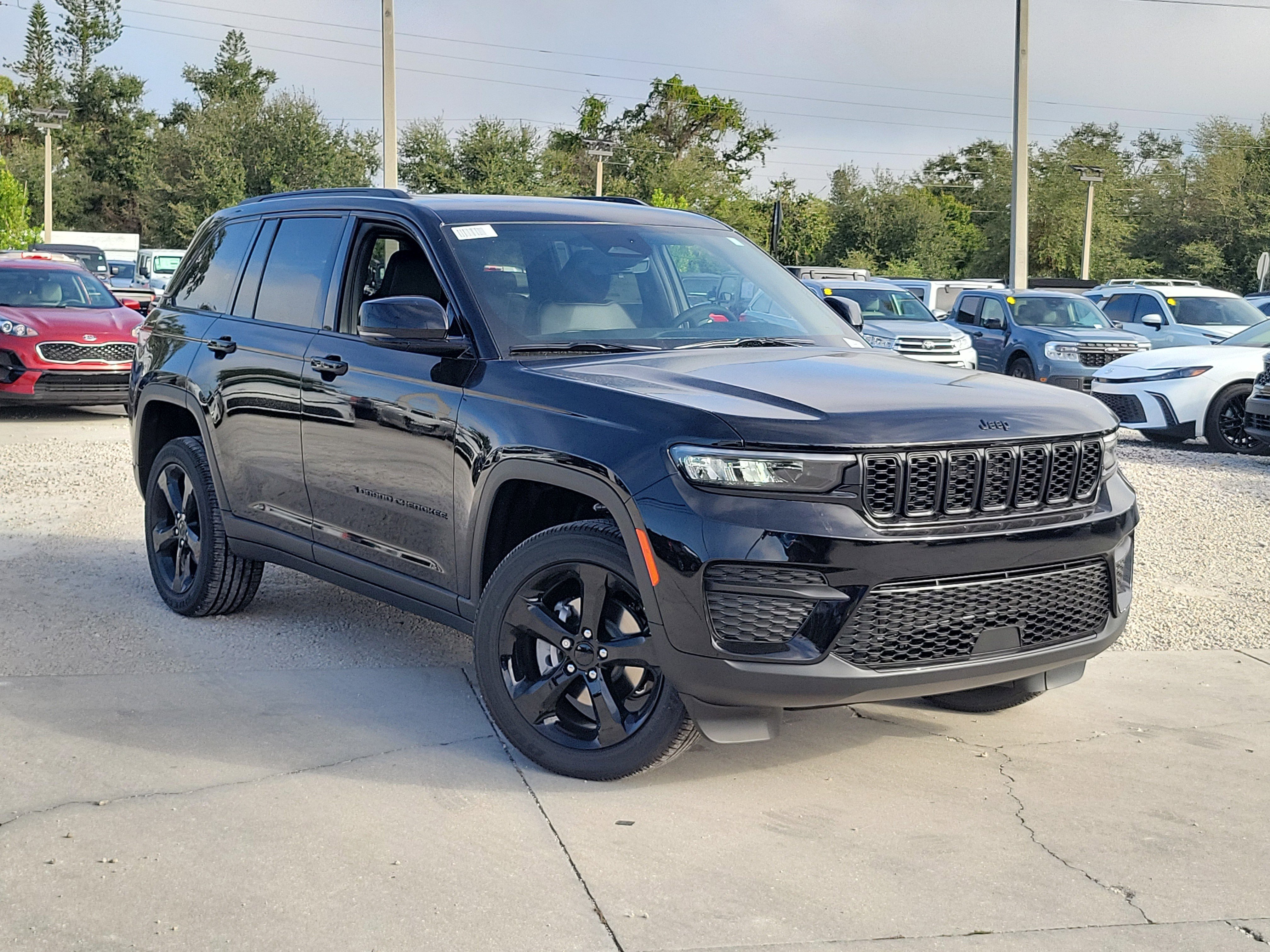 2025 Jeep Grand Cherokee Altitude's photo