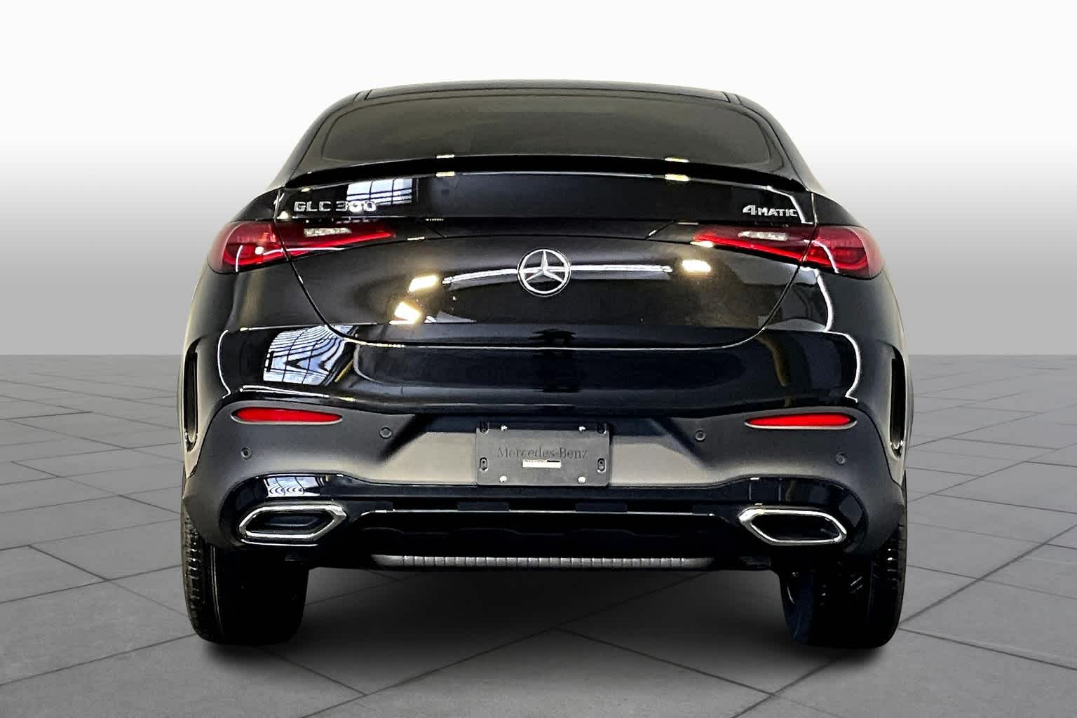 2025 Mercedes Benz GLC 300 4MATIC photo 4