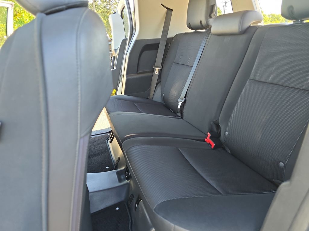 2013 Toyota FJ Cruiser Base photo 13
