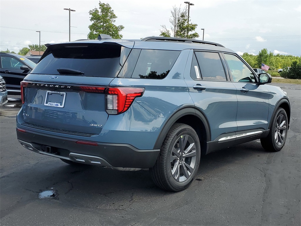 2025 Ford Explorer photo 3
