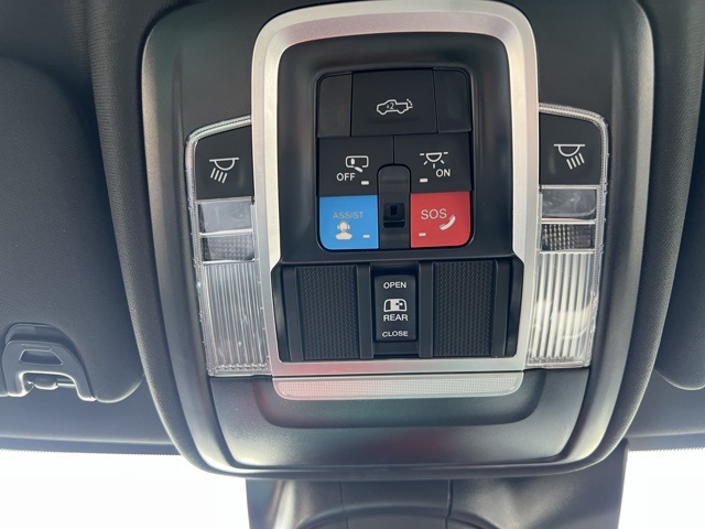 2025 Ram 2500 Laramie photo 14