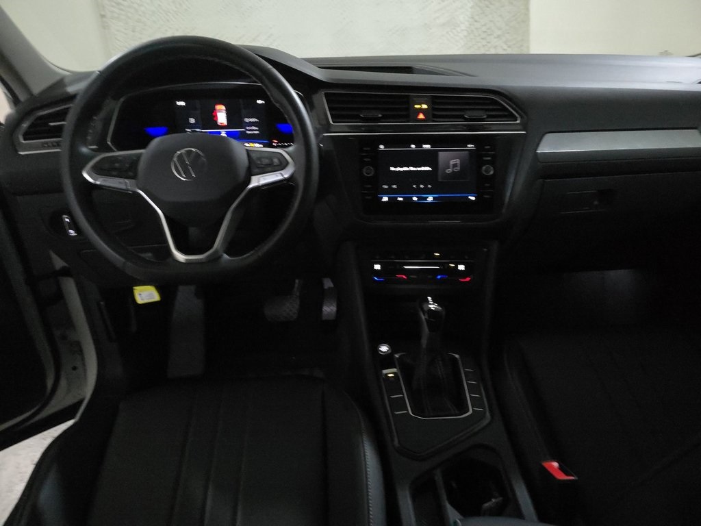 2022 Volkswagen Tiguan SE photo 3