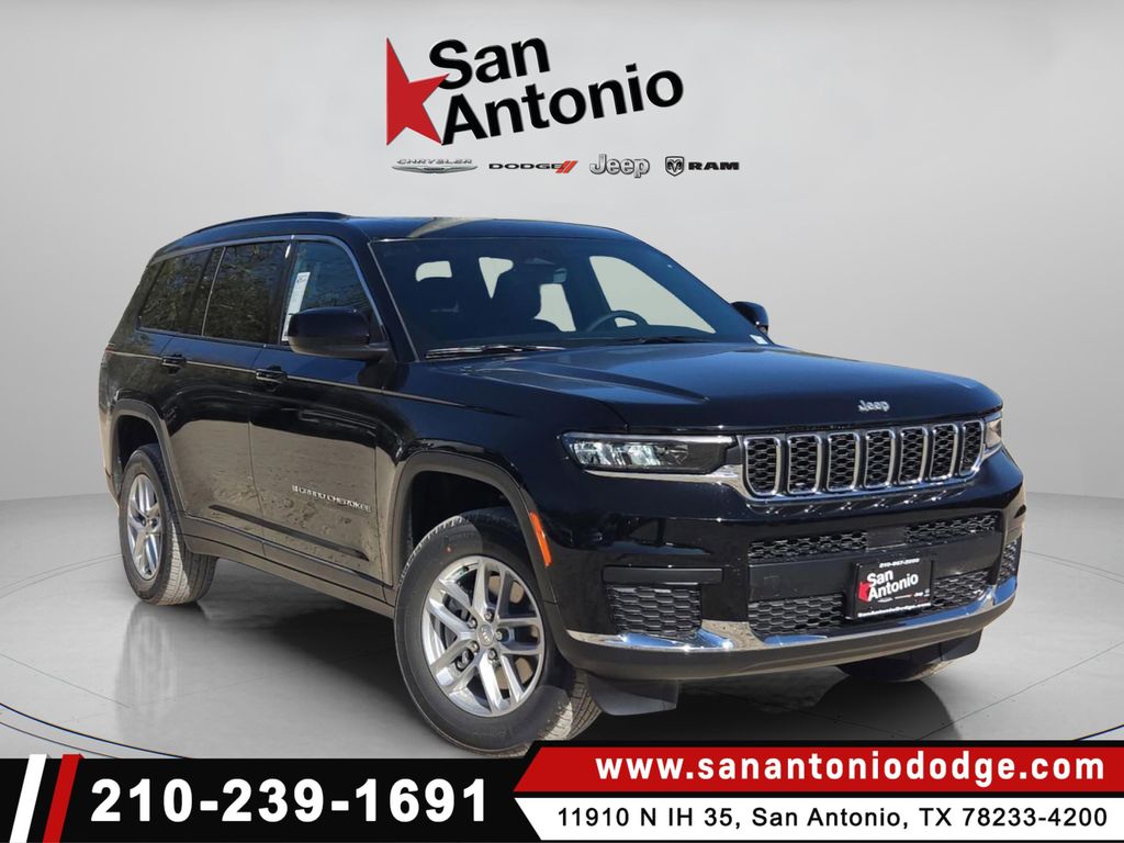 2025 Jeep Grand Cherokee L Laredo's photo