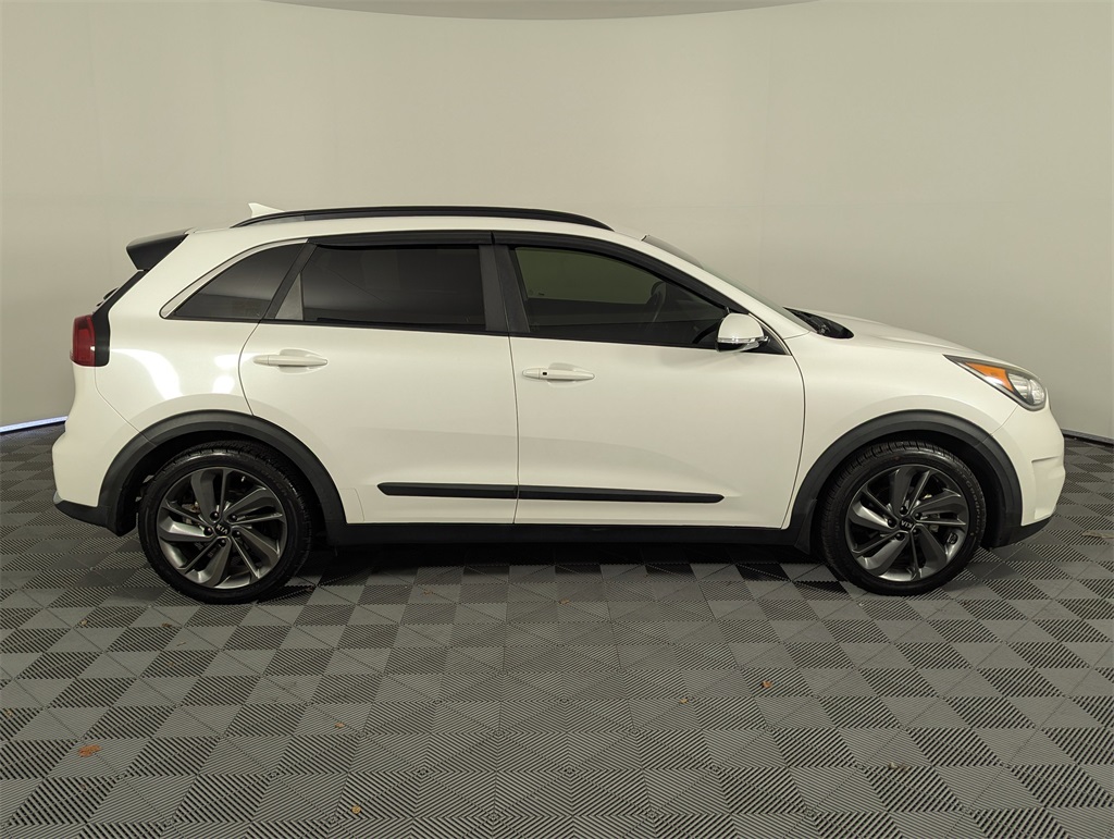 2017 Kia Niro EX photo 4