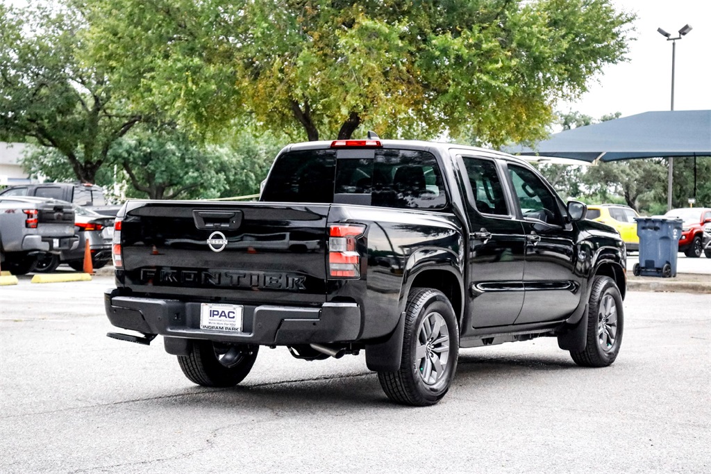 2025 Nissan Frontier SV photo 3