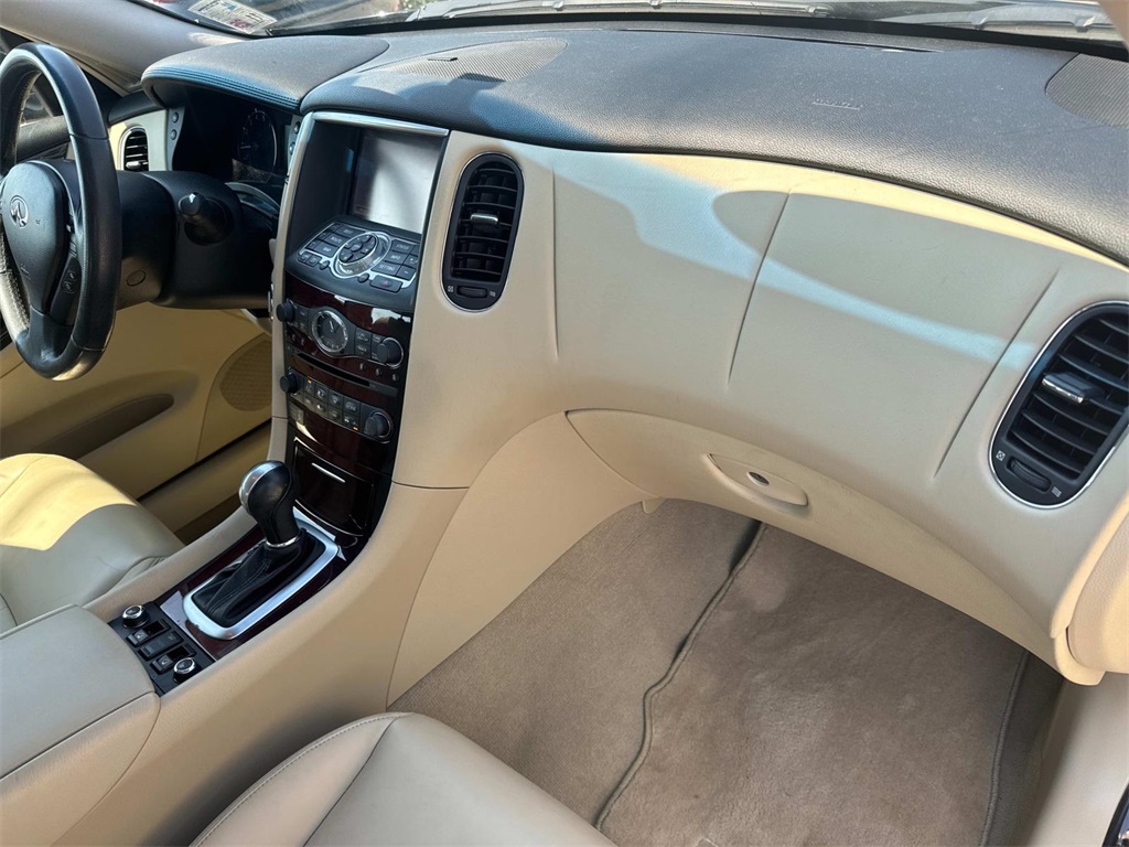 2017 Infiniti QX50 Base photo 12