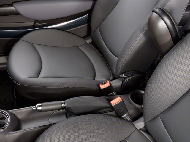 2010 Mini Cooper photo 17