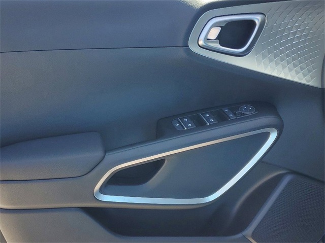 2025 Kia Soul S photo 4