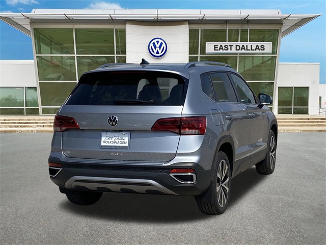2024 Volkswagen Taos SE photo 3