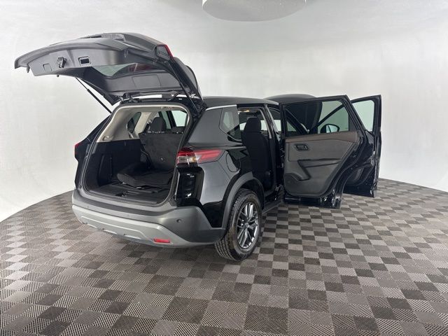 2023 Nissan Rogue S photo 10