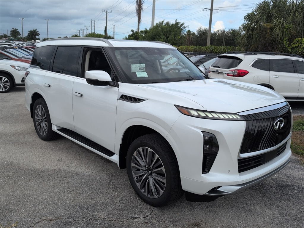 2026 Infiniti QX80 Luxe photo 2